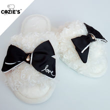 Load image into Gallery viewer, Cozie&#39;s™ LOVE Slippers